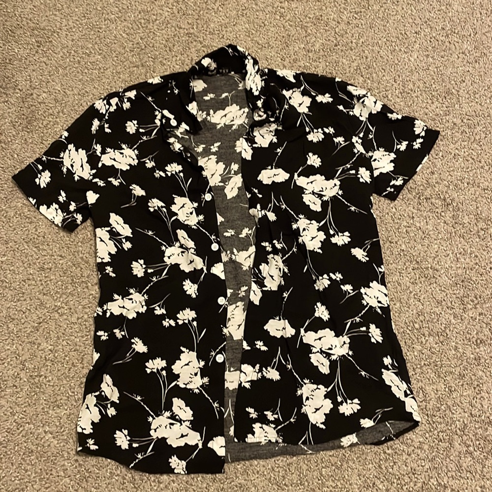 White floral button up shirt